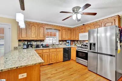 136 Amberwood Drive, Anderson, SC 29621 - Photo 9