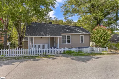 9 Hampton Street, Ware Shoals, SC 29692 - Photo 1