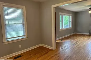 265 W Durham St, Landrum, SC 26356 - Photo 9