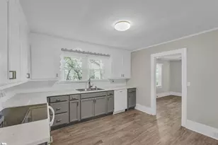 107 Brooks Ave, Greenville, SC 29617 - Photo 5