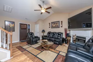 197 Tiara Ridge Ln, Duncan, SC 29334 - Photo 3