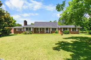 640 Dial Pl, Laurens, SC 29360 - Photo 1