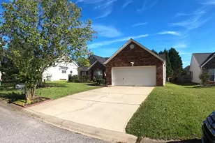 427 Hamilton Pkwy, Easley, SC 29642 - Photo 3