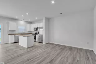 107 Randwick Ln, Greer, SC 29651 - Photo 5