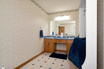 202 Mitchell Street, Laurens, SC 29360 - Photo 13