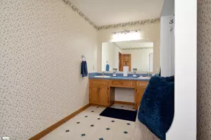 202 Mitchell St, Laurens, SC 29360 - Photo 13