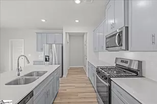 572 Cozy Blf Rd, Spartanburg, SC 29301 - Photo 7