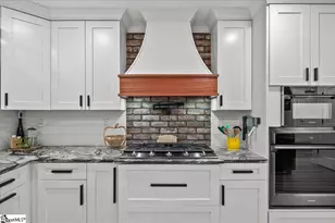 1258 Cove Creek Rd, Pickens, SC 29671 - Photo 9