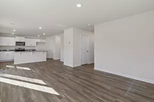 215 Pristine Dr, Greenwood, SC 29646 - Photo 9