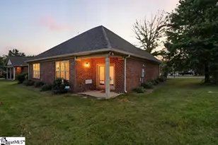 107 Queens Ct, Greenwood, SC 29649 - Photo 25