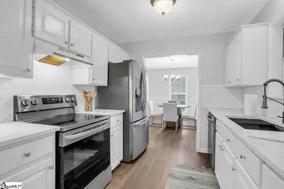 304 Pine Street, Greer, SC 29650 - Photo 9