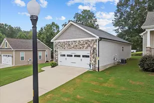 166 Page Creek Blvd, Landrum, SC 29356 - Photo 3