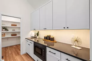 13 Woodlawn Ave, Greenville, SC 29611 - Photo 9