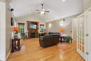 100 Paris Glen Way, Greenville, SC 29609 - Photo 9