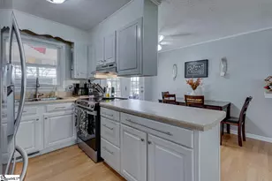 18 Sunrise Dr, Taylors, SC 29687 - Photo 11