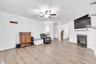 719 Dottie Dr, Boiling Springs, SC 29316 - Photo 3