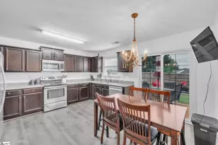 719 Dottie Dr, Boiling Springs, SC 29316 - Photo 5