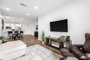 98 E McBee Ave, Greenville, SC 29601 - Photo 7