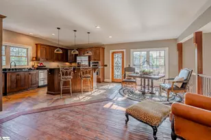 137 W Waters Edge Ln, West Union, SC 29696 - Photo 7