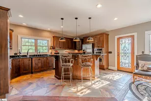 137 W Waters Edge Ln, West Union, SC 29696 - Photo 9