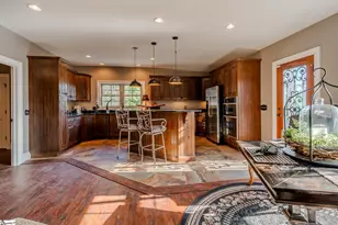 137 W Waters Edge Ln, West Union, SC 29696 - Photo 11