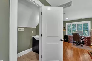 46 W Hillcrest Dr, Greenville, SC 29609 - Photo 33