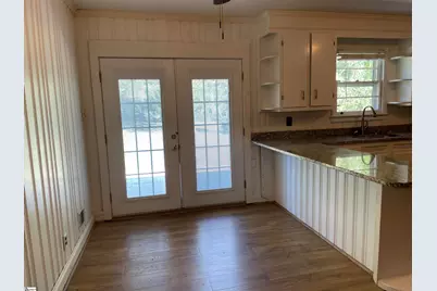 9 Forestdale Drive, Taylors, SC 29687 - Photo 5