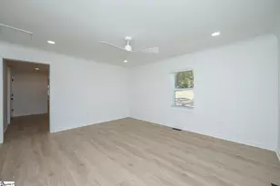 406 Fairview St, Fountain Inn, SC 29644 - Photo 9