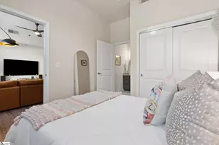 100 E Washington St, Greenville, SC 29601 - Photo 23