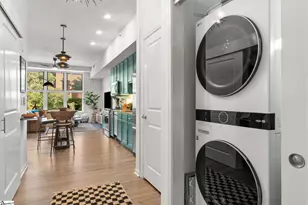 100 E Washington St, Greenville, SC 29601 - Photo 25