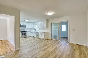 22 Maywood Dr, Taylors, SC 29687 - Photo 9