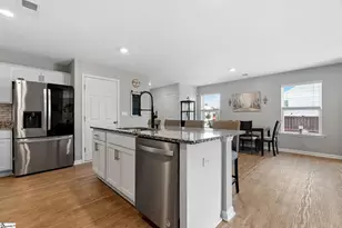 1349 Ledsham Ct, Greer, SC 29651 - Photo 9