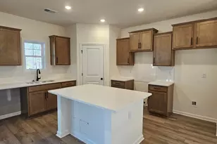 421 Barbican Pl, Greenville, SC 29605 - Photo 3