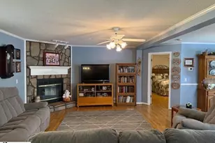 585 Mountain Creek Rd, Greenville, SC 29609 - Photo 5