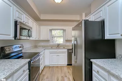 331 W Pointe Drive, Spartanburg, SC 29301 - Photo 7