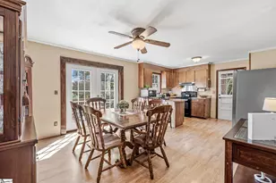 616 Heathwood Dr, Taylors, SC 29687 - Photo 9