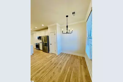 9 Hawthorne Lane #Unit 102, Greenville, SC 29605 - Photo 5