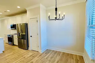 9 Hawthorne Ln, Greenville, SC 29605 - Photo 5