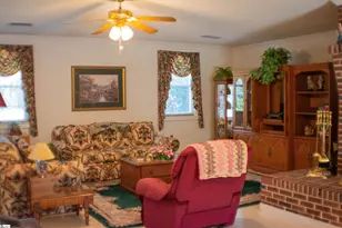 400 Wedgewood Dr, Greenville, SC 29609 - Photo 11