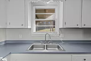 161 Oak St, Boiling Springs, SC 29316 - Photo 11