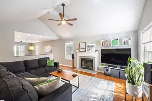 24 Townes Square Ln, Greenville, SC 29609 - Photo 5