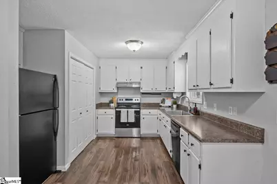 105 E Belvue Road, Greenville, SC 29687 - Photo 9