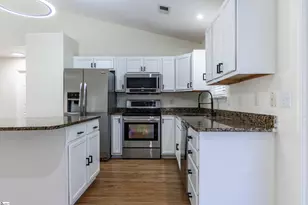 406 Crescentwood Ct, Taylors, SC 29687 - Photo 9