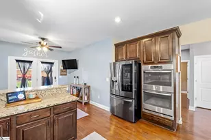 10 Kelvyn St, Greer, SC 29651 - Photo 11