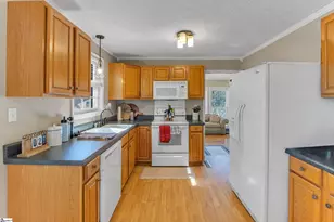 8 Pinecrest Dr, Williamston, SC 29697 - Photo 9