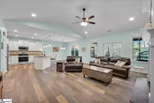 40 Glen Springs Rd, Travelers Rest, SC 29690 - Photo 9