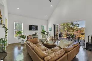 562 Club Dr, Greenville, SC 29611 - Photo 9