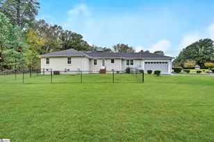 607 S Adair St, Clinton, SC 29325 - Photo 3