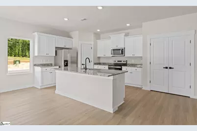 1204 Crested Iris Street, Moore, SC 29369 - Photo 5