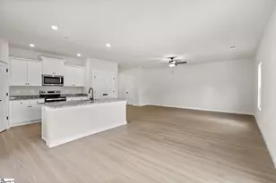 1204 Crested Iris St, Moore, SC 29369 - Photo 3